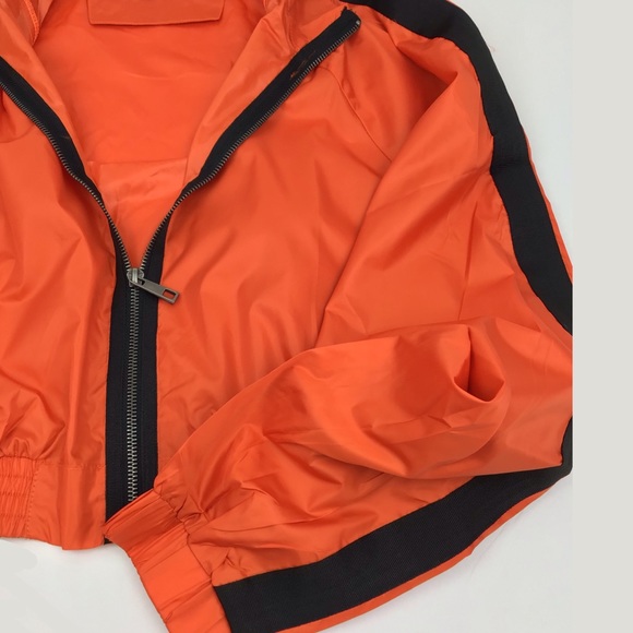 Women’s Cropped Windbreaker Jacket - Picture 7 of 8